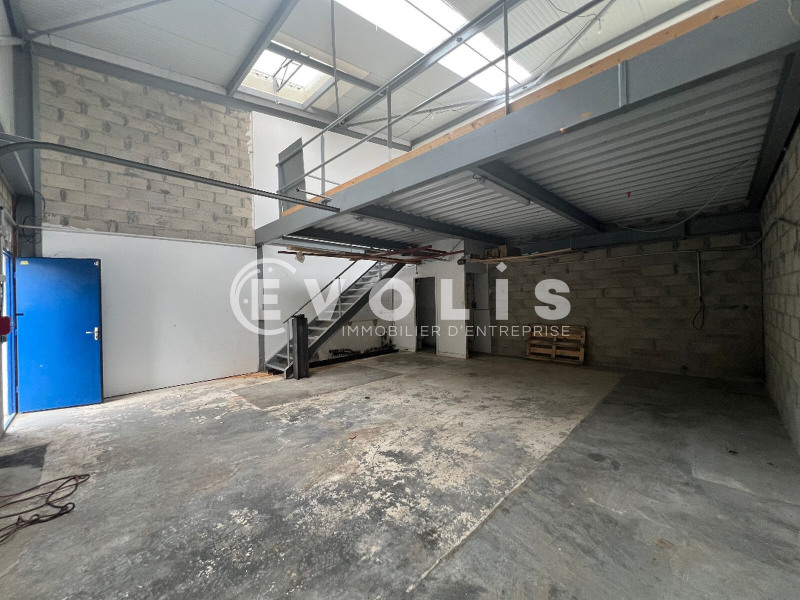 Location Local d'activités de 400 m² Villeneuve-le-Roi Val d'Ablon-Zone Industrielle