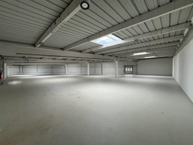 Location Entrepôt de 1245 m² Maurepas