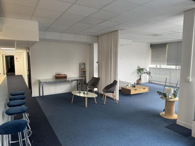 Location Bureau de 825 m² Suresnes Centre Ville