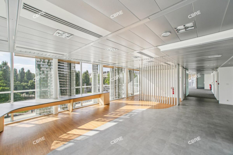Location Bureau de 968 m² Paris 19ème Flandre-Aubervilliers