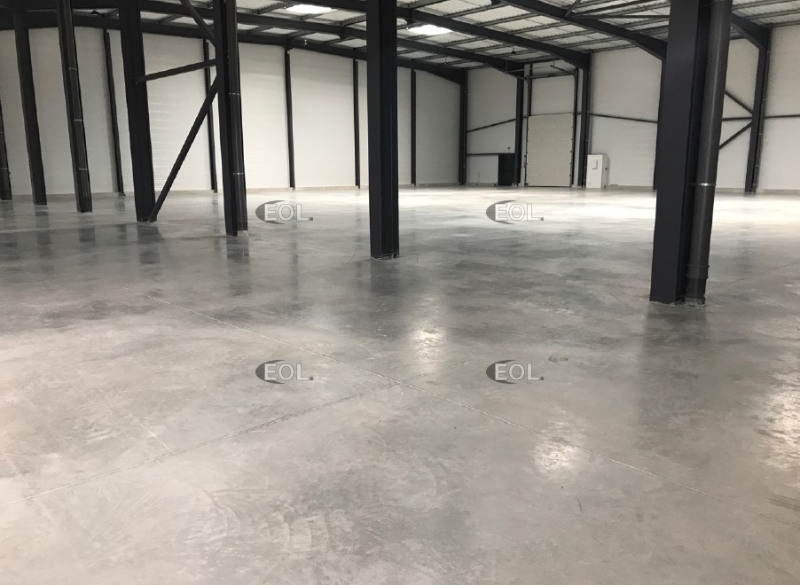 Location Local d'activités / Entrepôt Signes