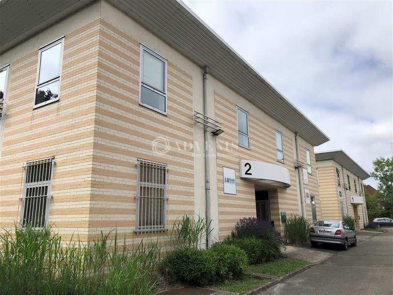 Location Bureau de 330 m² Voisins-le-Bretonneux Le Lac Grande Ile A