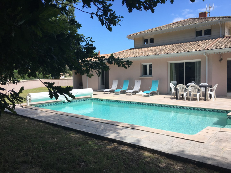 Maison De Vacances A Audenge En Aquitaine Pour 10 Pers 200m