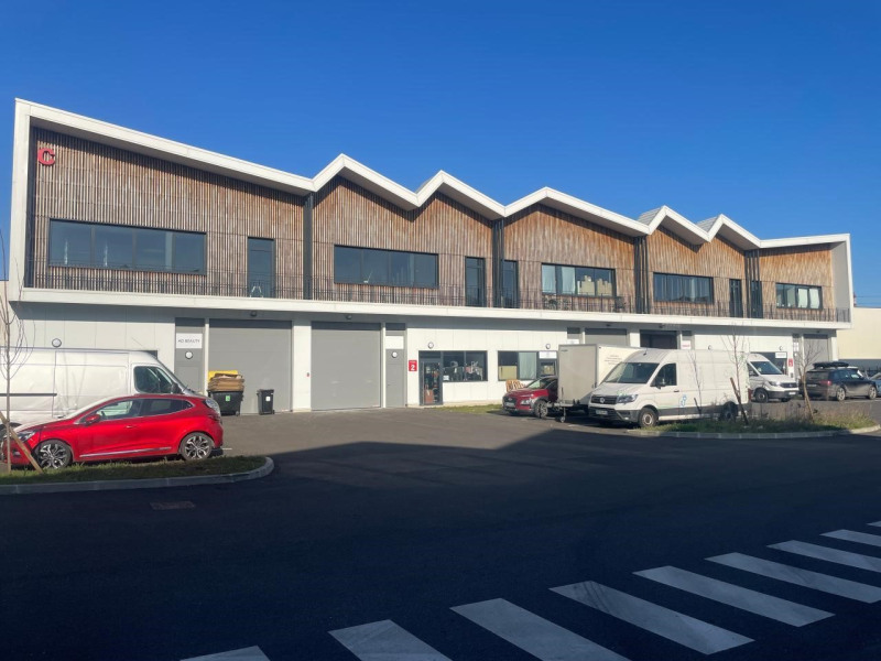 Location Local d'activités de 417 m² Montmagny Centre Ville Nord