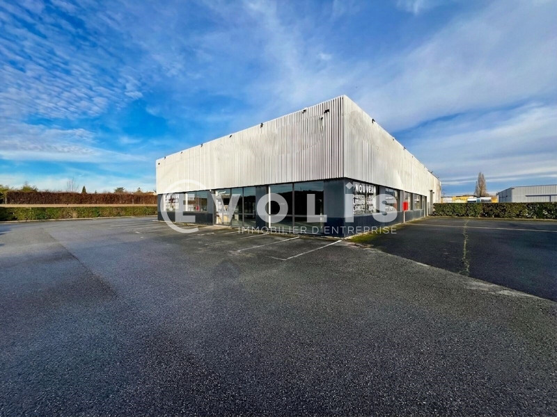 Location Local commercial de 600 m² Étréchy