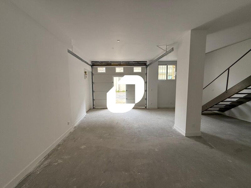 Location Local d'activités de 200 m² Saint-Ouen-l'Aumône Centre Ville-mail-Golf-Epluches-Pt Petit