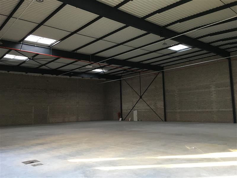 Location Entrepôt de 1290 m² Maurepas