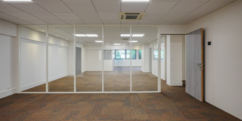 Location Bureau de 271 m² Saint-Rémy-lès-Chevreuse Sud Yvette
