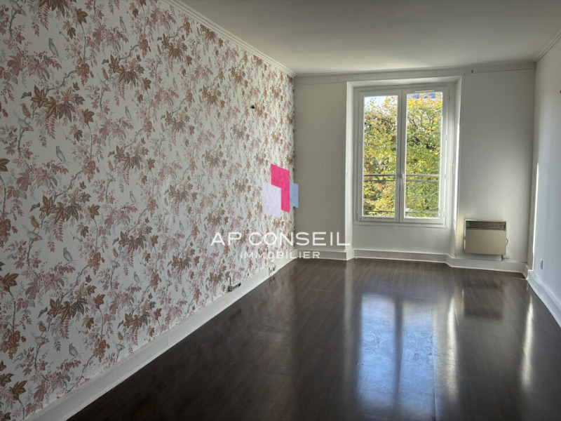Location Bureau Versailles