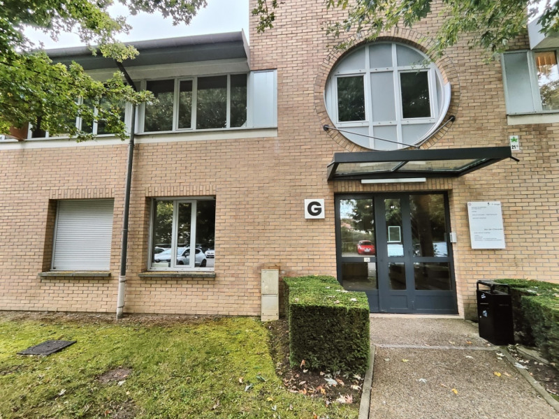 Location Bureau de 229 m² Voisins-le-Bretonneux Bretonniere-Grande Ile B