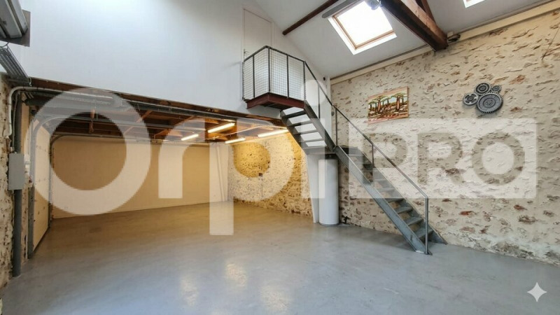 Location Local d'activités de 120 m² La Ville-du-Bois