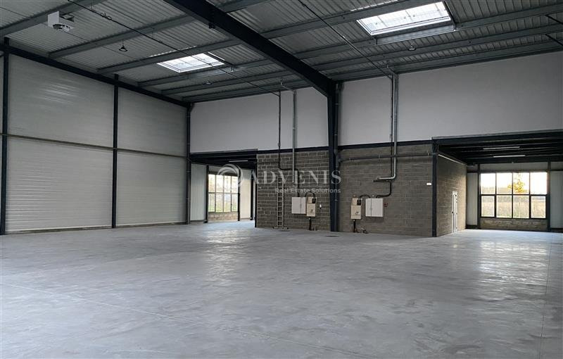 Location Local d'activités de 344 m² Saint-Pierre-du-Perray