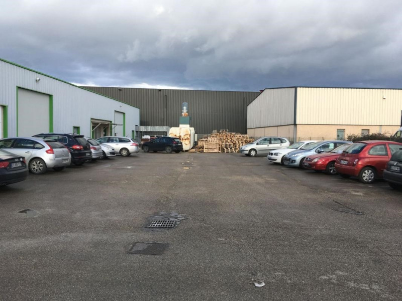 Location Local d'activités / Entrepôt Pusignan