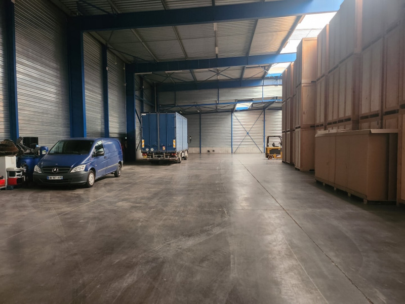 Location Entrepôt de 1775 m² Crosne Plaine Haute
