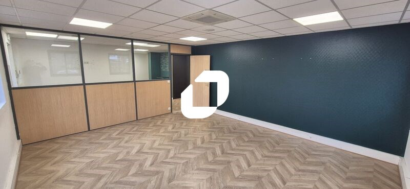 Location Bureau de 240 m² Beaumont-sur-Oise Ouest