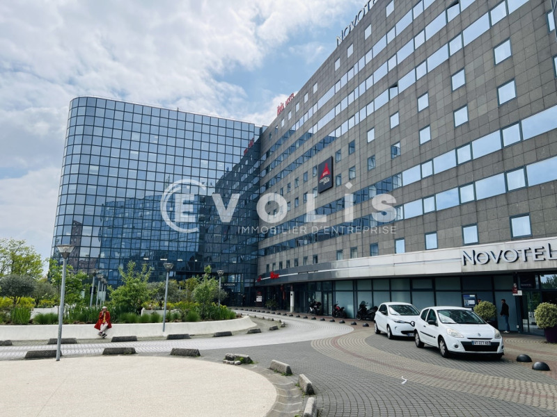 Location Bureau de 2874 m² Noisy-le-Grand Pvé Neuf-Mont d'Est