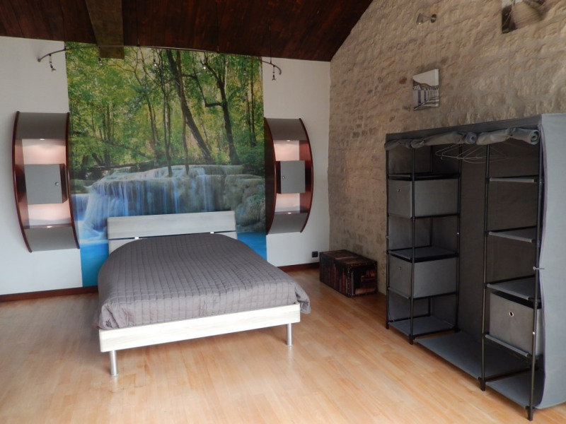 Grande chambre avec lit de 140 ...