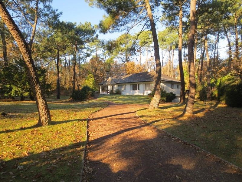 Location - VILLA