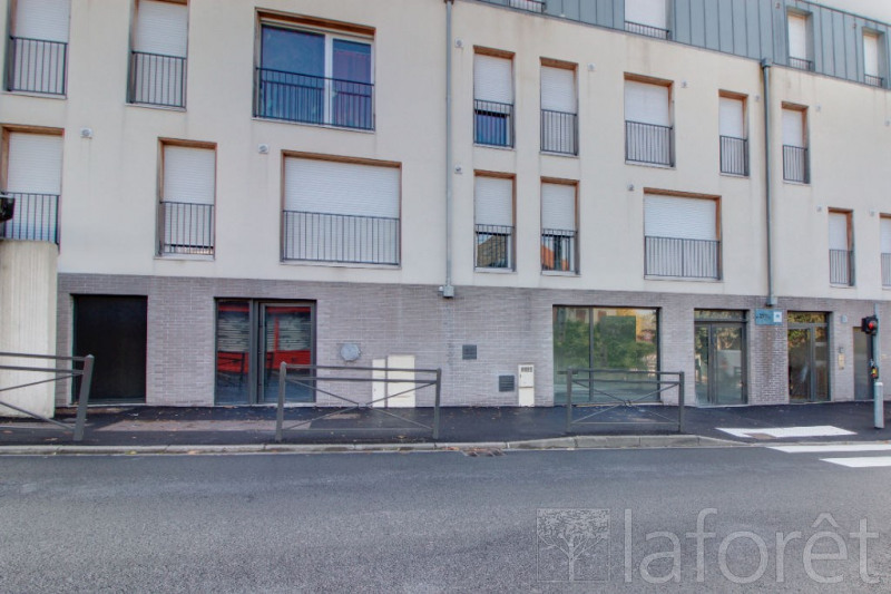 Centre Commercial Grand Bois Saint Michel Sur Orge Location Local commercial Saint-Michel-sur-Orge (91) - 110 m² - 1 645