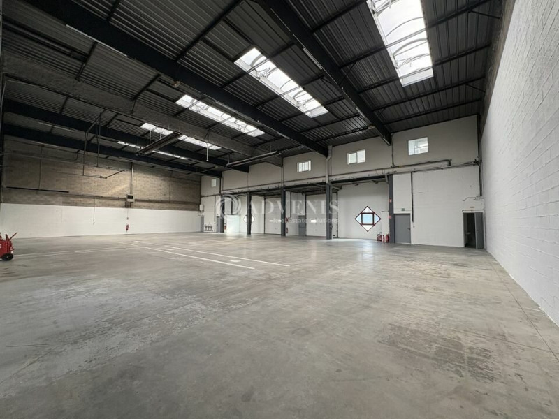 Location Local d'activités de 1146 m² Trappes Mace-ZAC-Trappes-Elancourt