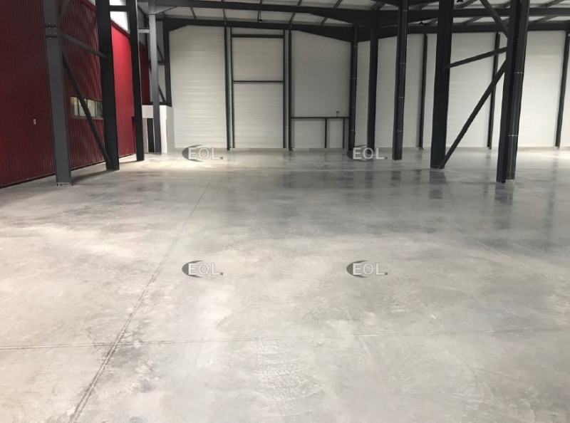 Location Local d'activités / Entrepôt Signes