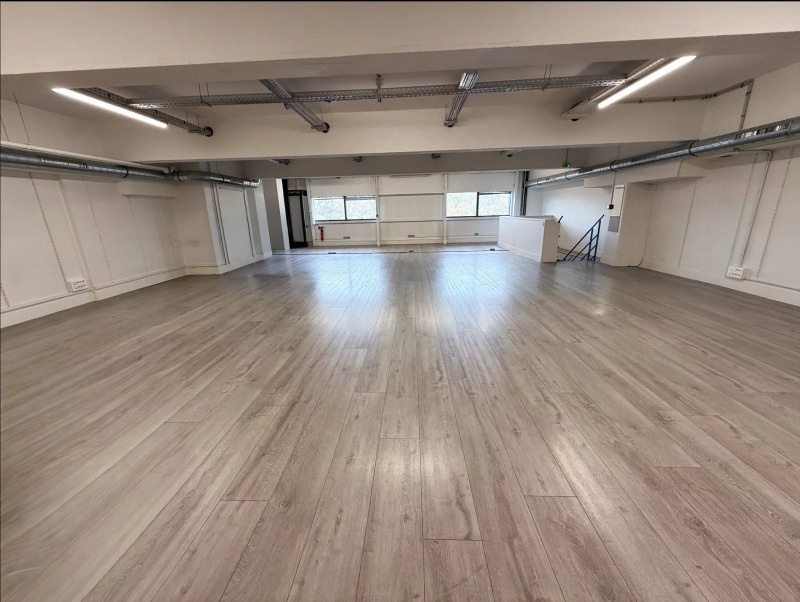 Location Bureau de 145,78 m² Pantin Ourcq-Hoche