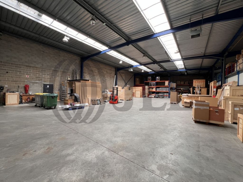 Location Local d'activités de 3400 m² Champcueil