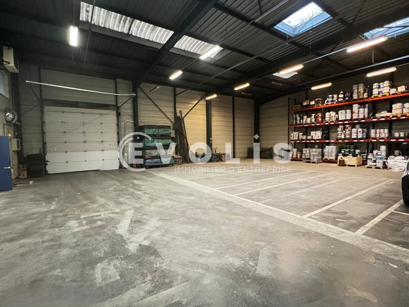 Location Local d'activités de 750 m² Étréchy