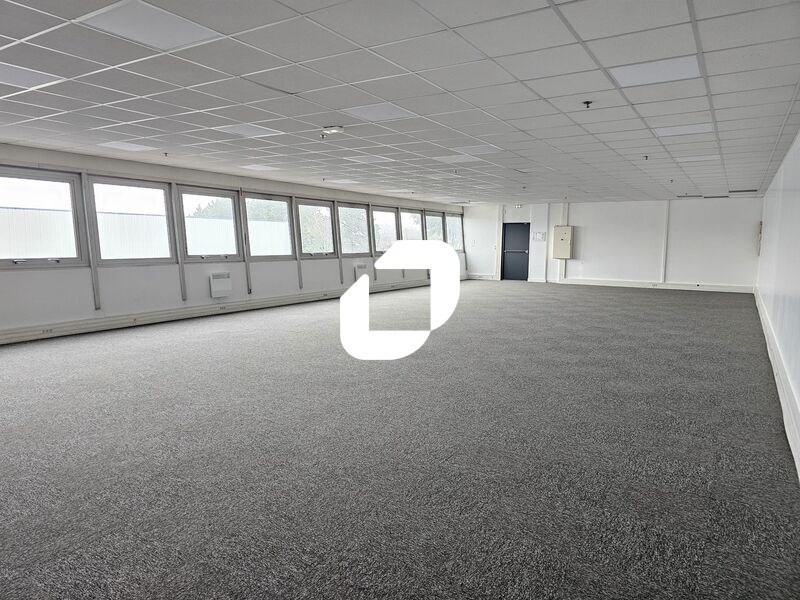 Location Local d'activités / Entrepôt Saint-Witz