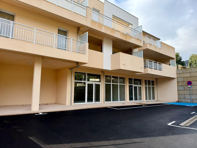 Location Local d'activités / Entrepôt Alata