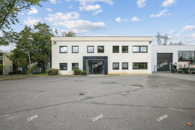 Location Local d'activités de 1220 m² Lisses Zone d'Activité Ouest A