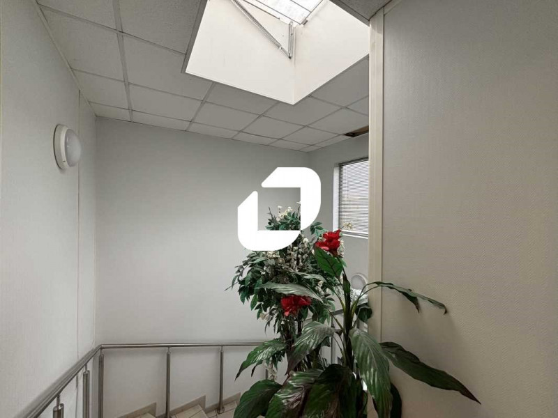 Location Entrepôt Grigny (91) de 500 m² | SeLoger bureaux & commerces