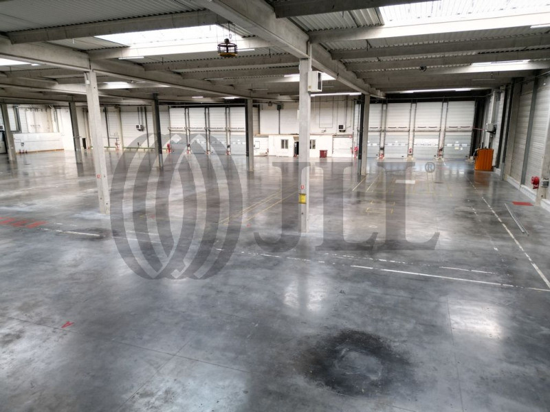 Location Local d'activités de 4370 m² Bussy-Saint-Georges