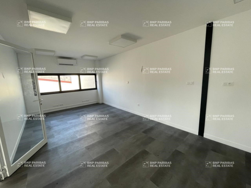 Location Bureau de 376 m² Crosne Le Stade