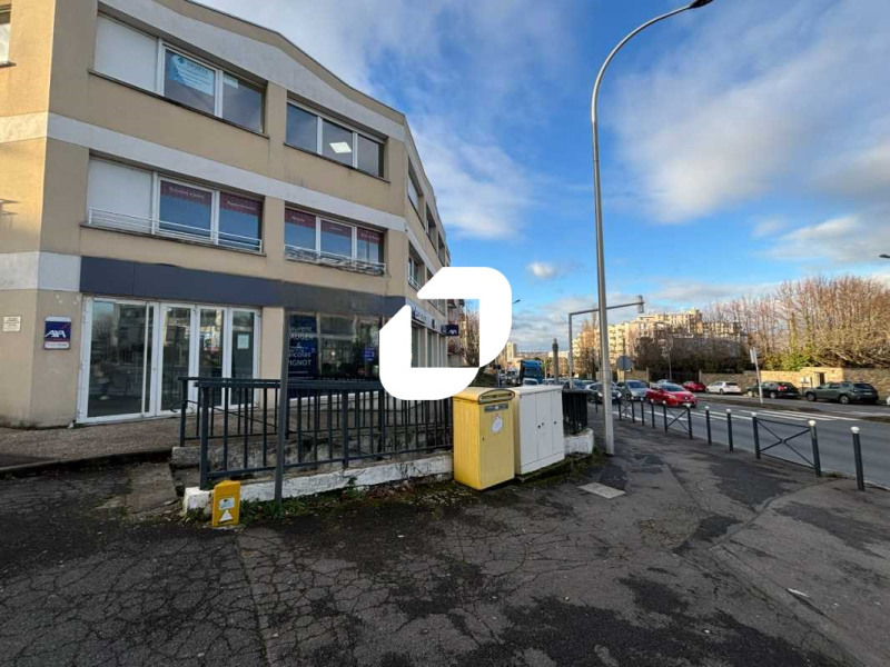 Location Bureau de 112 m² Ris-Orangis Centre
