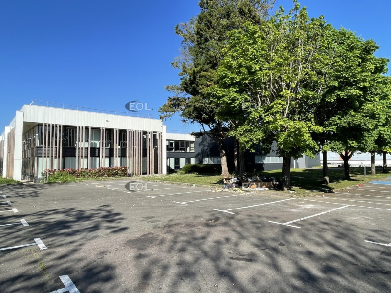 Location Local d'activités de 2250 m² Saint-Ouen-l'Aumône Vert Galant