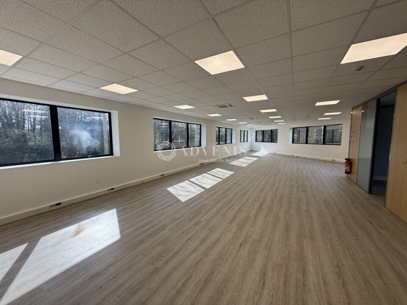 Location Bureau de 584 m² Champs-sur-Marne Descartes