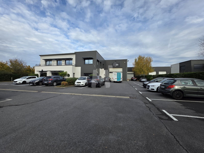Location Local d'activités de 688 m² Cesson Nord-Centre