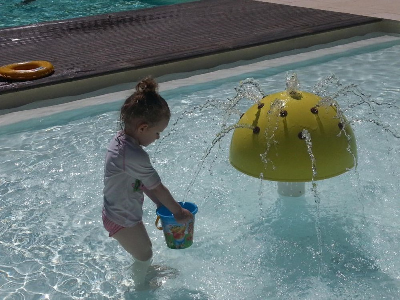 CAMPING LES SOURCES, 92 emplacements, 12 locatifs