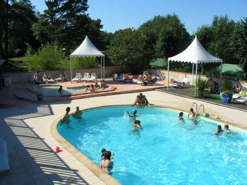 Camping LA RIGOLE, 65 emplacements, 20 locatifs