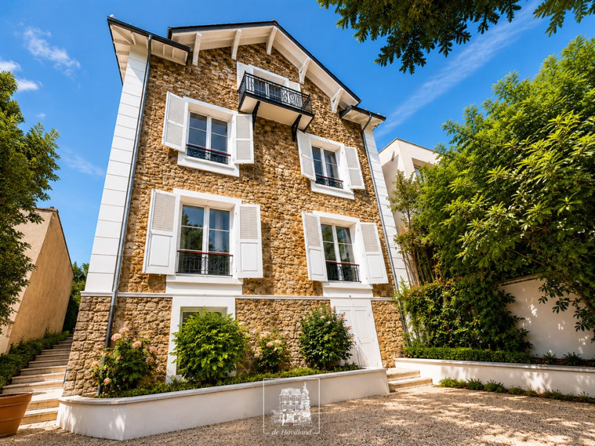 Maison de luxe à louer à Sèvres
