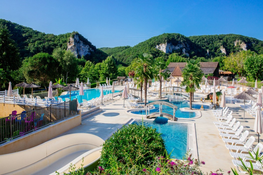 Camping De Vacances A Sarlat La Caneda En Aquitaine Pour 6 Pers 28m Amivac Com