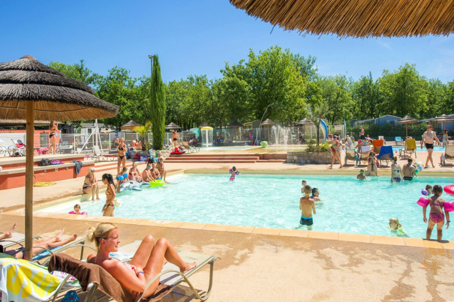 Camping De Vacances A Lagorce En Rhone Alpes Pour 6 Pers 28m Amivac Com