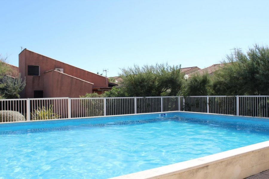 Gruissan (11) - Secteur Grazel - Résidence Le Corum. Pavillon 3 pièces mezzanine - 38 m² environ ...