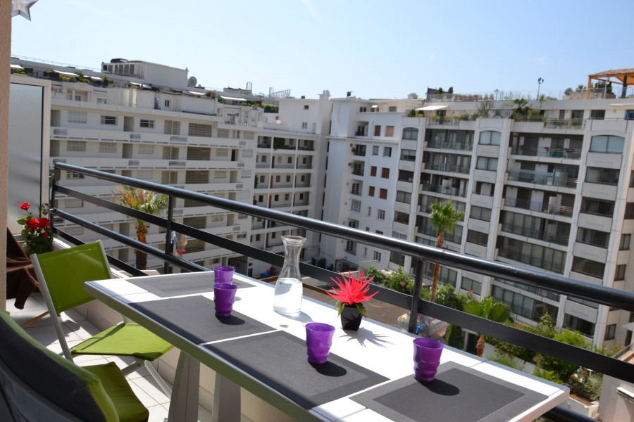 TERRASSE PLEIN SUD AVEC STORE
