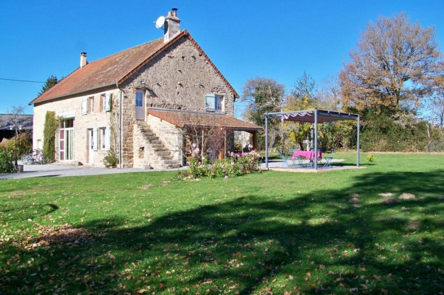 Gîtes de France. Maison totalement indépendante agrémentée de salle de jeux et de détente (billard, ping-pong, rameur...