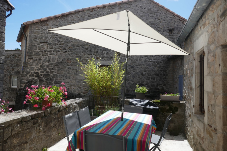 Maison De Vacances A Chassiers En Rhone Alpes Pour 4 Pers