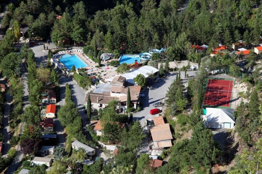 Origan Village, 100 emplacements, 50 locatifs