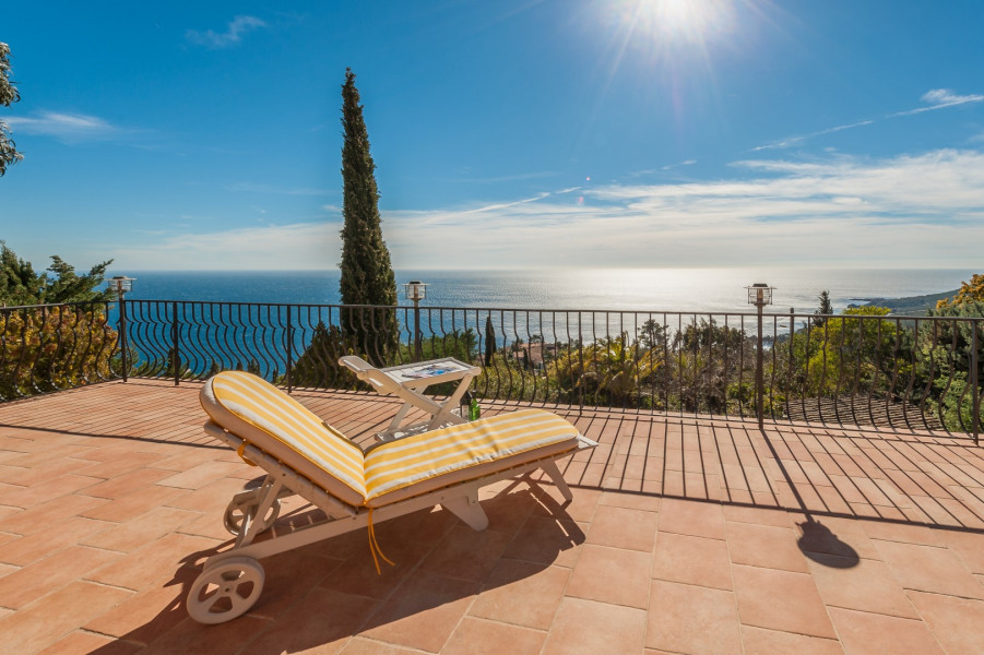 Terrasse avec vue mer