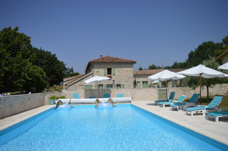 Gite De Vacances A Saint Pierre D Amilly En Poitou Charentes Pour 50 Pers 400m Amivac Com
